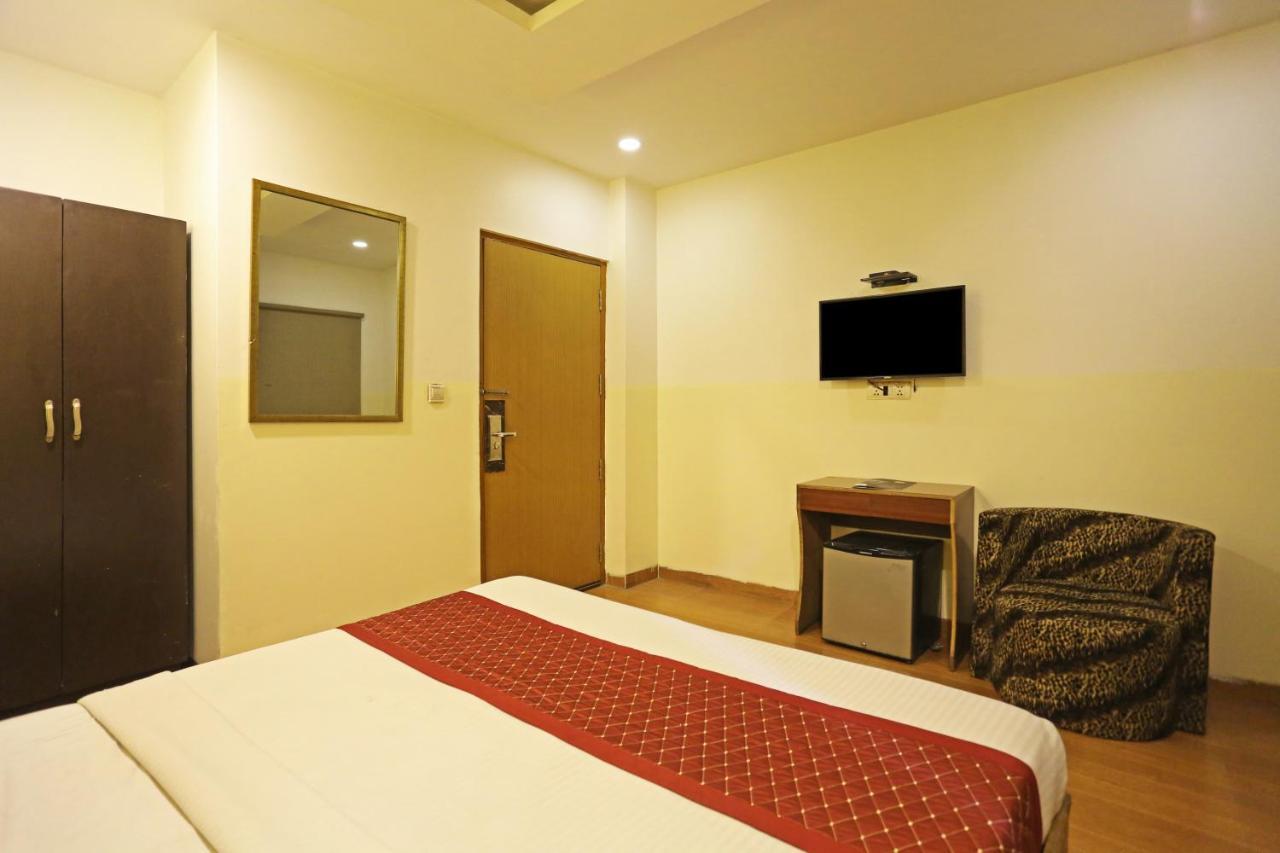Hotel Aeroporto Nearest Landmark Aerocity Delhi Нью-Дели Экстерьер фото