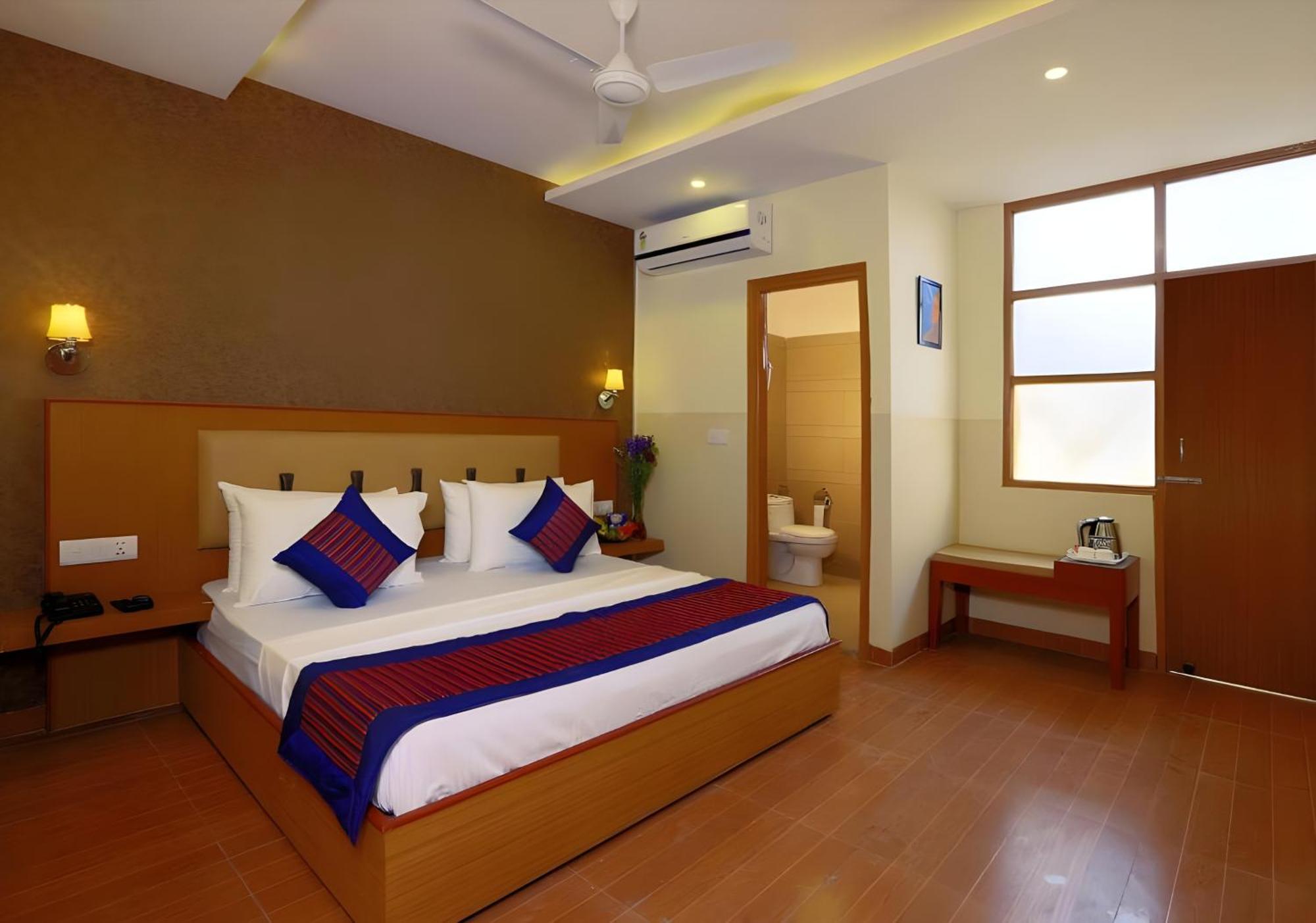 Hotel Aeroporto Nearest Landmark Aerocity Delhi Нью-Дели Экстерьер фото